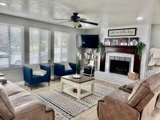 Cozy Family Getaway with Hot Tub & Trampoline near Rio Tinto Stadium in Sandy, Utah - Sandy - 9