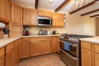 Remodeled Mountain Retreat with Hot Tub and Scenic Views Near Trails in Lander, Wyoming - 8