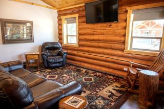 Spacious Luxury Cabin with Bunk Room & Nature Trail Access near Bonners Ferry, Idaho - Bonners Ferry - 3
