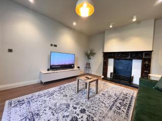 Gorgeous 3BR house in Muswell Hill with Free Parking - Londra - 1