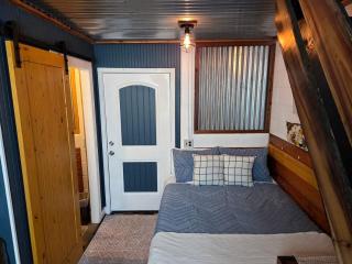 Charming Boutique Farm Stay Near Nashville – Cozy Horse Stall Suite - 4