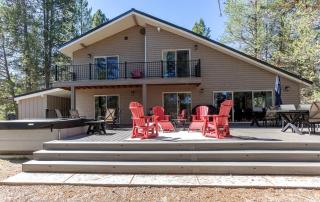 Spacious Riverfront Cabin with Hot Tub and Trail Access Near Outdoor Adventures in Island Park, Idaho - Rea - 9