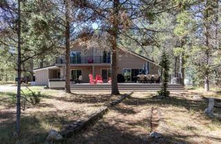 Spacious Riverfront Cabin with Hot Tub and Trail Access Near Outdoor Adventures in Island Park, Idaho - 7