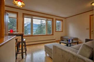 Inviting Alaska Apartment with Mountain Views & Easy Trail Access near Downtown Juneau - Juneau - 8