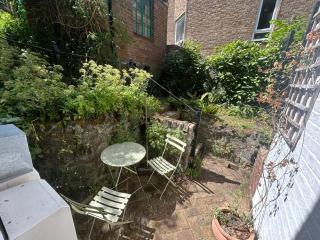 Spacious 1-Bed Flat with Garden near Finsbury Park - 3