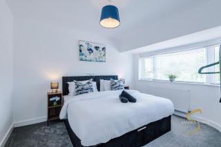 Stylish 4BR Home - Contractors stay - Free Parking - Birmingham - 4