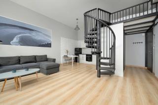 Nowoczesne Studio z Antresolą we Wrocławiu by Noclegi Renters - Wrocław - 4