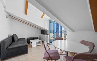 1 Bedroom Lovely Apartment In Brodarica - 8