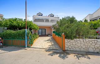 1 Bedroom Cozy Apartment In Brodarica - 3