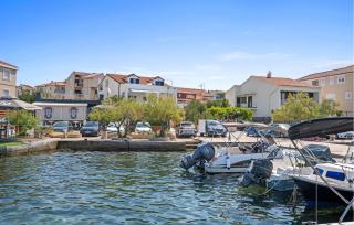 1 Bedroom Cozy Apartment In Brodarica - 4