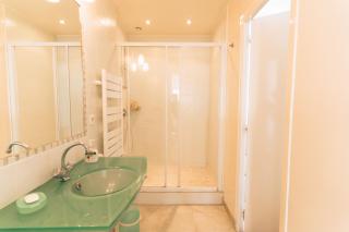 Beautiful 90m seafront apartment - 3