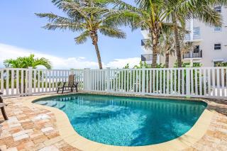 -Island Girl- Immaculate Gulf Front Duplex home - 8