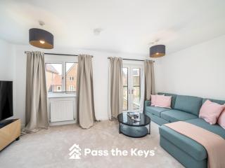 Pass the Keys Modern Townhouse with Garden and Parking in Ascot - 3