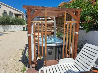 Apartment Sany 2 with jacuzzi - 0