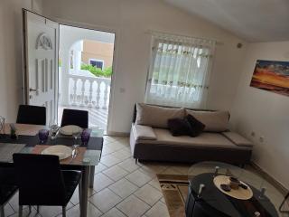 Apartment Sany 2 with jacuzzi - Ražanac - 5