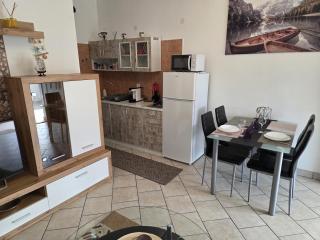 Apartment Sany 2 with jacuzzi - 8