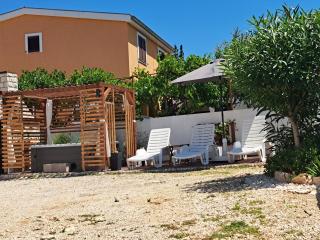 Apartment Sany 2 with jacuzzi - Ražanac - 4