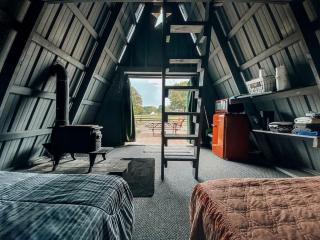Rustic A-Frame Cabin Near Nashville with Breakfast, AC & Live Music Views - Lebanon - 3