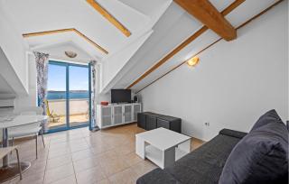 1 Bedroom Stunning Apartment In Brodarica - 8