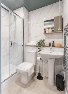 Athena Suites Leeds LS1 Free Secure Parking! - 7