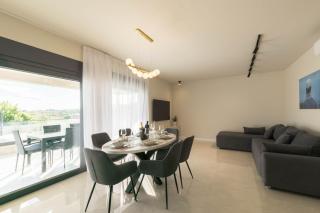 Panoramica apartment w balcony and swimming pool - 4