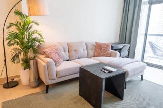 StayShort - Modern 1 Bedroom in JLT Sleeps 2 with Lake Views - 2