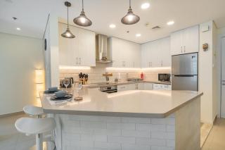 StayShort - Modern 1 Bedroom in JLT Sleeps 2 with Lake Views - 1