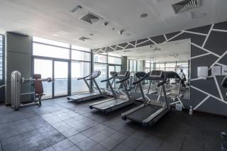 Free housekeeping visits during your stay - StayShort - Modern 1 Bedroom in JLT Sleeps 2 with Lake Views - 8