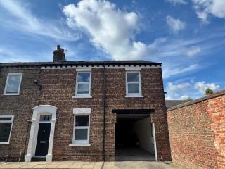 Walpole House - Hot Tub, Games Room, Sleeps 12 - York - 9