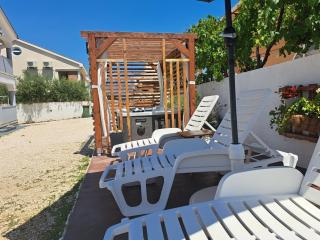 Apartment Sany 1 with jacuzzi - Ražanac - 2