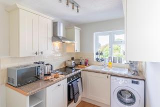 Breath Taking Sea View 2 bedroom Sleeps 6- Parking - Bournemouth - 2