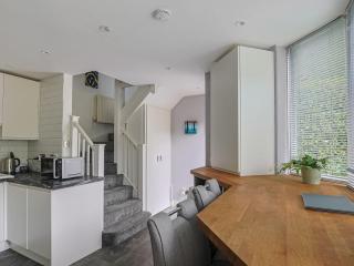 Pass the Keys Spacious 1-bed Flat with Parking near River Thames - 7