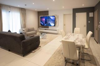 Loxwood Prime 2 Bedroom Apartment - 0