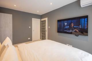 Loxwood Prime 2 Bedroom Apartment - 2