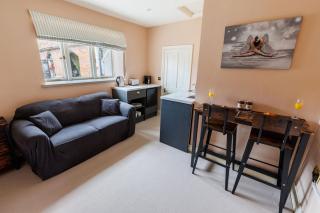 Studio with HotTub-Garden-PetsOK-Bbq-Parking - Cromer - 9