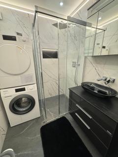 Black and white style apartment in Vienna - Vienna - 3
