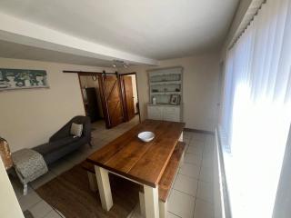 Blyton 2-Bed Cottage Parking 30m to Lincoln - - 9
