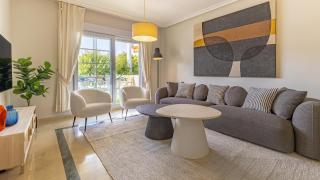 VACATION MARBELLA I Puente Romano Modern APT, Best location in town, Walk to the beach, Parking and Swimming Pool - Marbella - 4