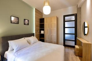 The White Tower Luxury Apartment - 2BR, 1BA, 1WC by Thesskey Residences - 1