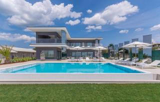 Villa Gabrijela for 10 people near Novigrad with 66 m2 heated pool and sea view - 0