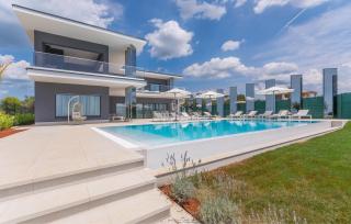 Villa Gabrijela for 10 people near Novigrad with 66 m2 heated pool and sea view - Kaštelir - 2