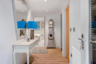 No 5 Darcy Mews - Richmond - 2