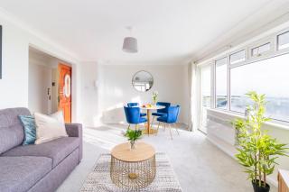 WOW! SeaView Beach Apartment Sleeps 6-Free Parking - Bournemouth - 6