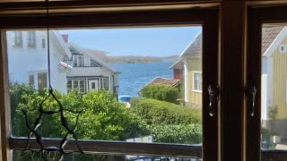 West Coast house 50m from the harbor in Edshultshall - 2