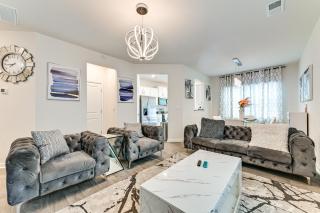 7 Mi to Uptown - Pet-Friendly 2-Story Townhome! - 6