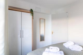 Large Sea View 2 bedroom Sleeps 6 - Free Parking - Bournemouth - 2