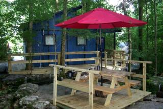 Cozy Tiny House in Tennessee Forest with Loft Beds & Country Breakfast - Cedar Grove - 4