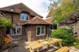 Cosy Character Cottage by the Sea - East Wittering - 6
