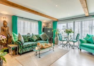Karmacations - Alton Pancras - 1