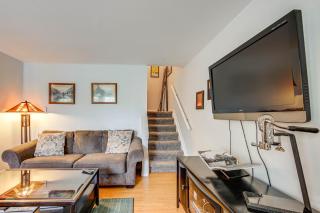 Cozy-Chic Condo with Mtn Views 3 Mi to Slopes! - 5